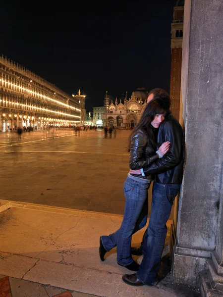 Couple Embracing Leaning Column — Stock Photo, Image