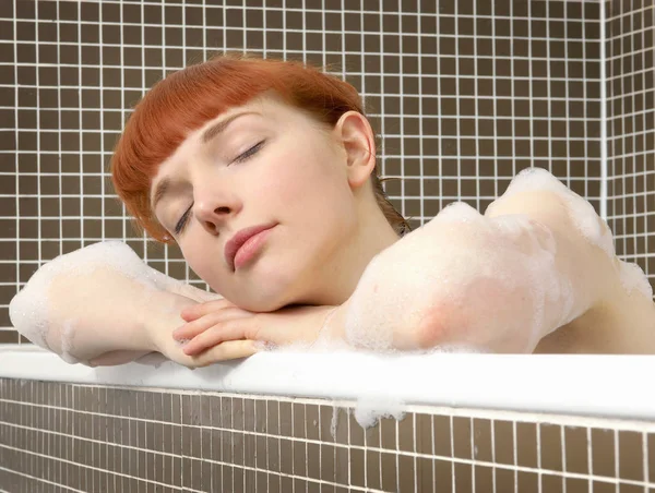Young Adult Pretty Caucasian Woman Relaxing Bath — Stock Photo, Image