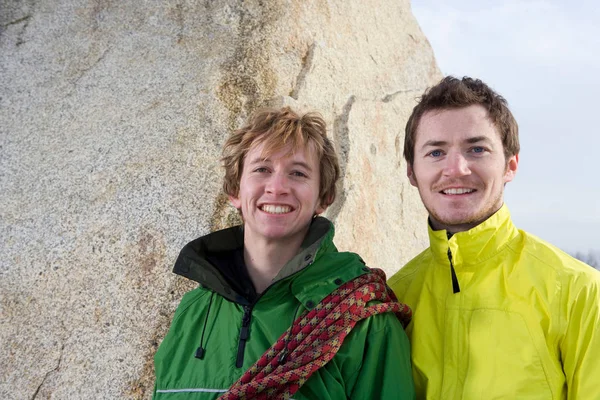 2人の登山家の肖像画をクローズアップ — ストック写真