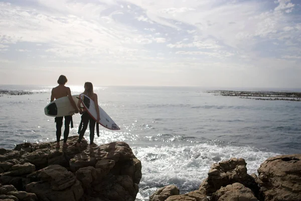 Jeune Couple Prépare Aller Surfer — Photo