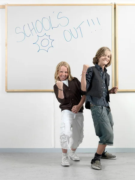 Two Boys Whiteboard — Stock Photo, Image