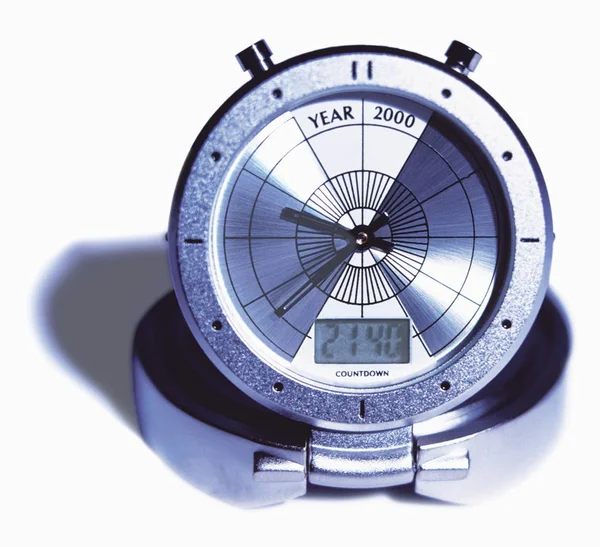 Zegar Millennium Izolowane Białym Tle — Zdjęcie stockowe