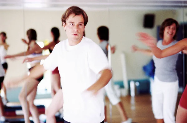 Gente Haciendo Ejercicio Gimnasio — Foto de Stock