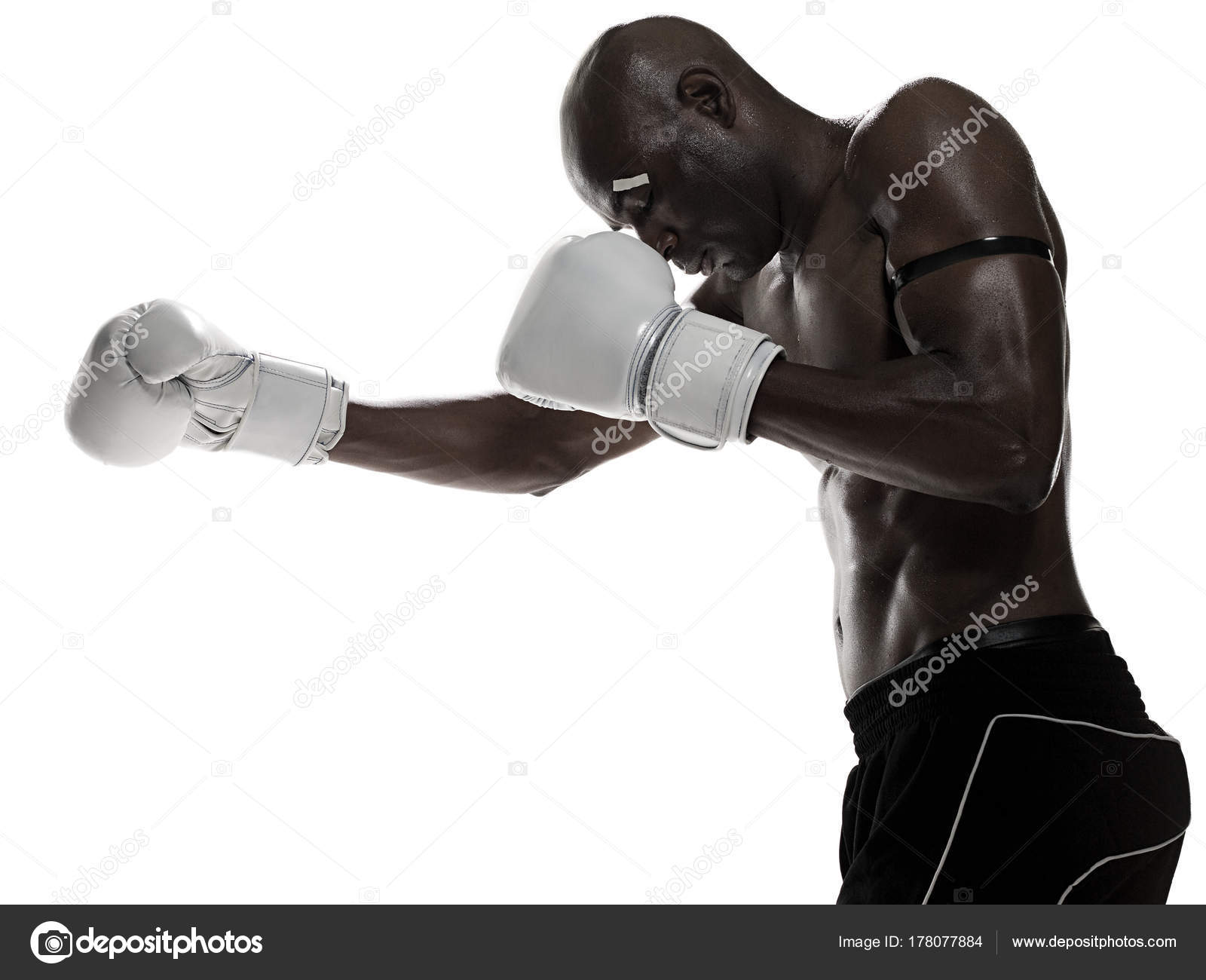 Boxe homme afro-américain image libre de droit par ImageSource © #178077884