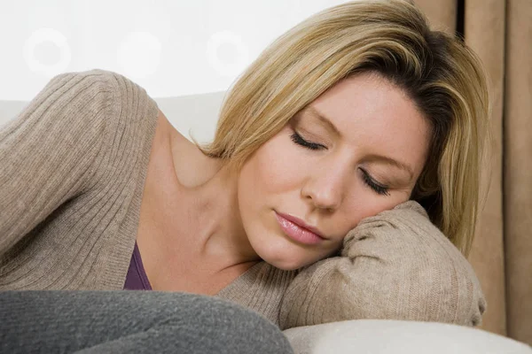 Young Beautiful Caucasian Woman Sleeping Armchair — Stock Photo, Image