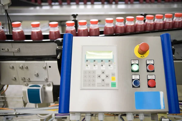 Close View Bottles Being Made Modern Factory — Stock Photo, Image