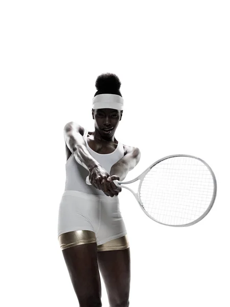 Raket ile ayakta tenis oyuncusu — Stok fotoğraf