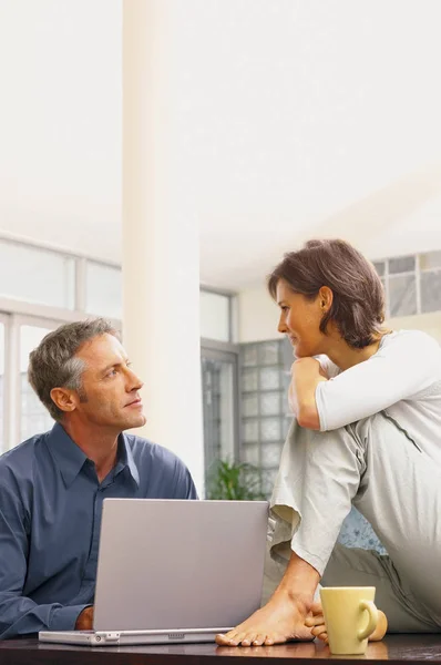 Hombre Mujer Trabajando Juntos — Foto de Stock