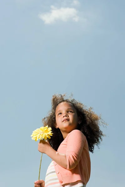 Ragazza Con Fiore — Foto Stock