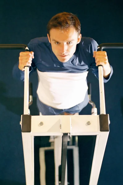 Pelatihan Berat Badan Pria Gym — Stok Foto