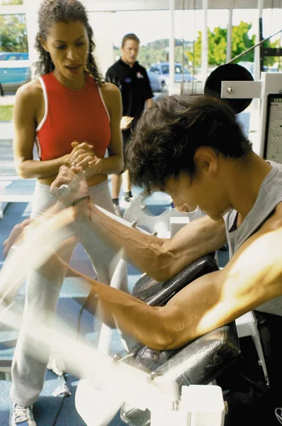 Fit Entrenamiento Pesas Gimnasia — Foto de Stock