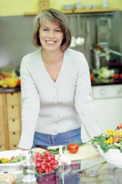 Woman Kitchen Smiling — 스톡 사진