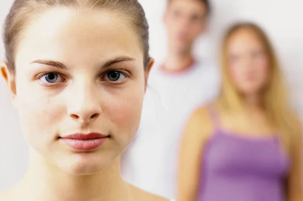 Teenage Girl Front Her Friends — Stock Photo, Image