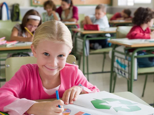 Girl Classroom Smiling — Stock Photo, Image