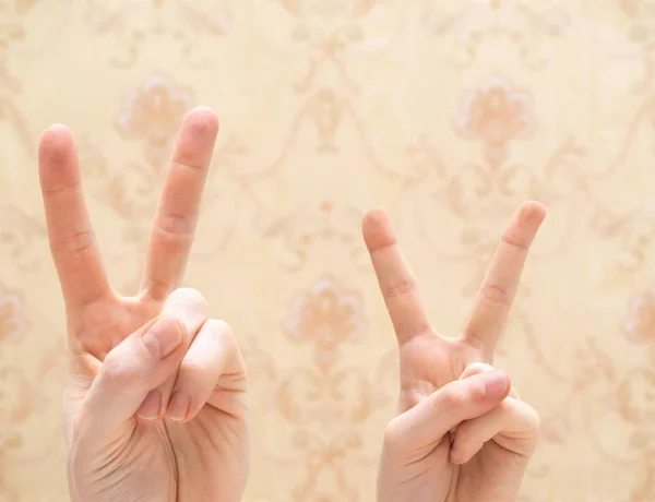 Adult Child Doing Peace Signs — Stock Photo, Image