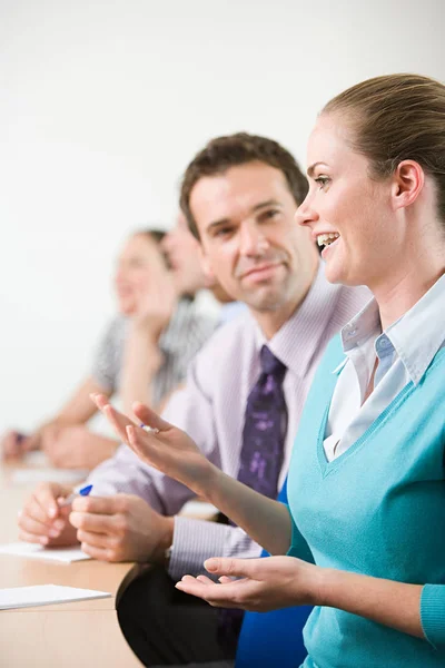 Empresários Conversando Uma Reunião — Fotografia de Stock