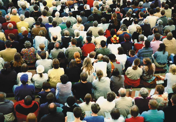 Menigte Van Mensen Toeschouwers — Stockfoto