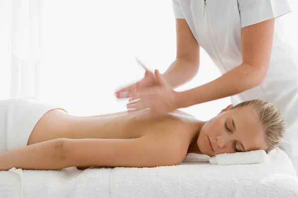 Young Woman Having Back Massaged — Stock Photo, Image