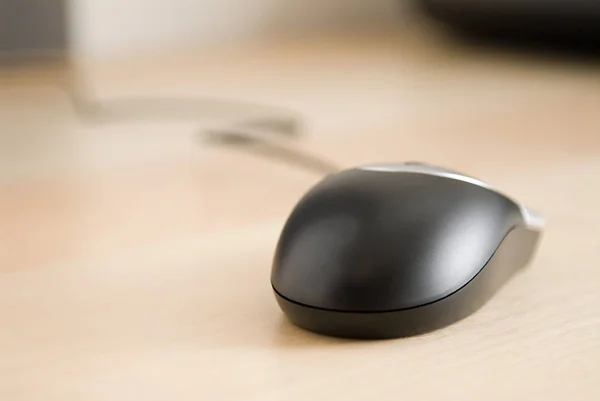 Black Computer Mouseon Wooden Table — Stock Photo, Image