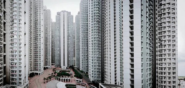 Patio Entre Rascacielos Modernos Ciudad Hong Kong — Foto de Stock