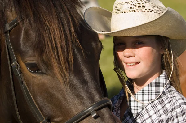 Retrato Uma Menina Cavalo — Fotografia de Stock