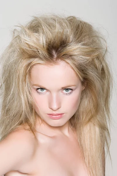 Portrait Woman Backcombed Hair — Stock Photo, Image