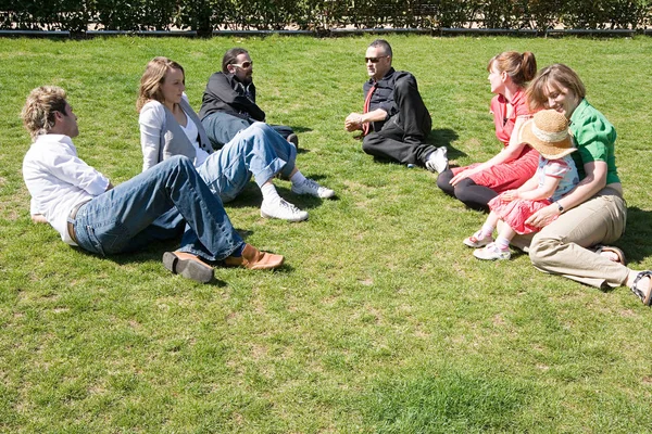 Menschen Entspannen Sich Park — Stockfoto