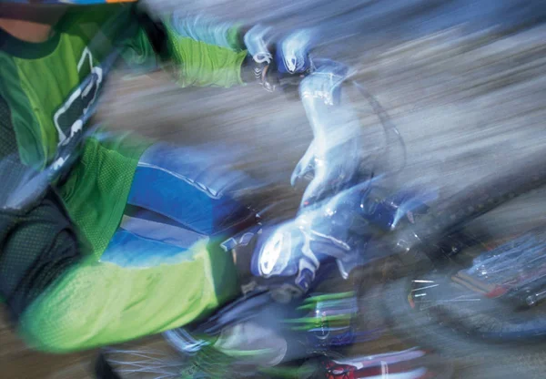 Férfi Kerékpározás Bmx Szabadban — Stock Fotó
