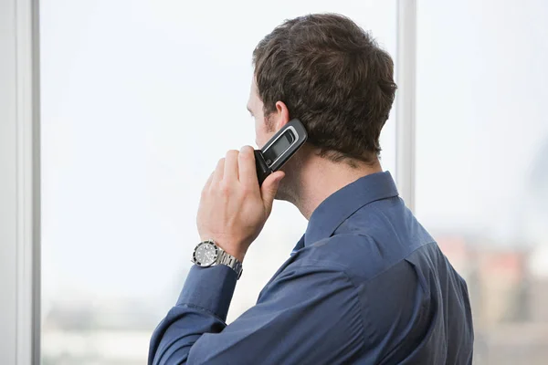 Homme Affaires Utilisant Téléphone Portable — Photo