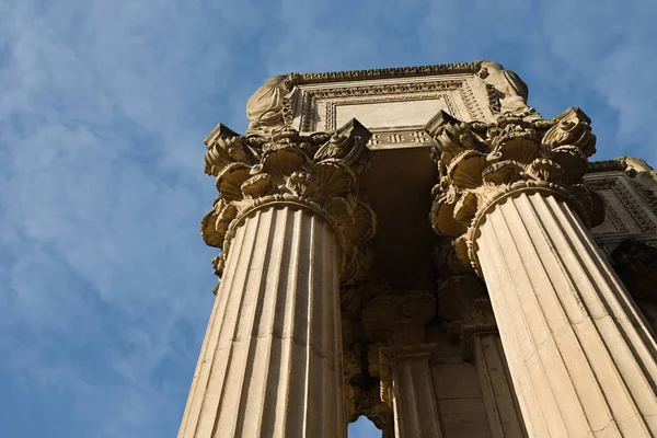 Niedrigwinkel Ansicht Der Säulen Des Palastes Der Schönen Künste San — Stockfoto