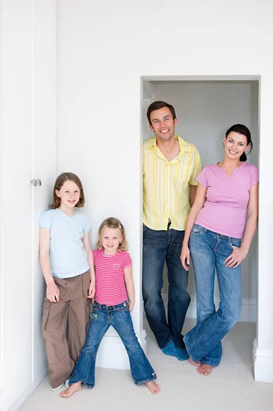 Family Standing Doorway — Stock Photo, Image