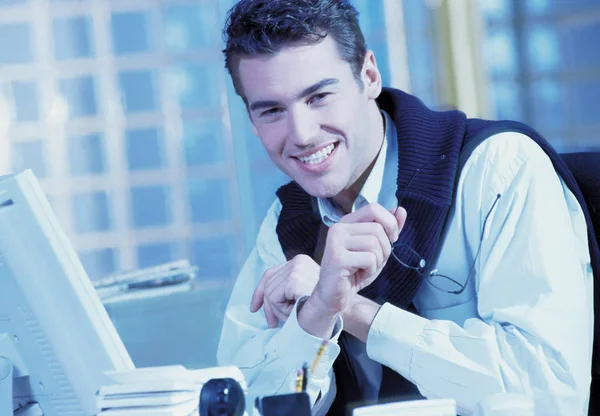 Man Office Smiling — Stock Photo, Image