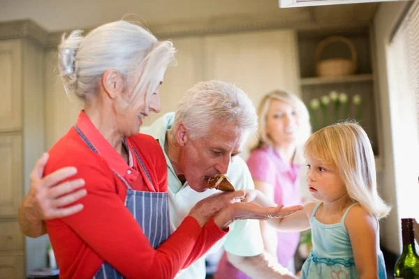 Family Cooking Together Kitchen — Stock Photo, Image