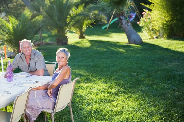 Portrait Groupe Famille Heureuse Repas Plein Air — Photo