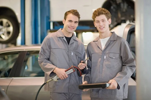 Mechanics Working Garage — Stock Photo, Image