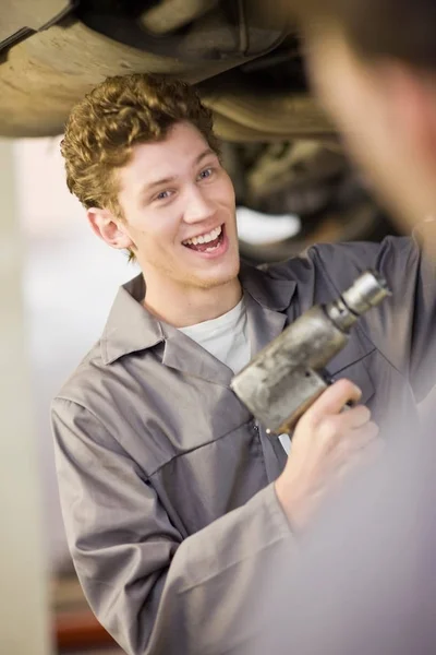 Meccanico Lavoro Auto Garage — Foto Stock