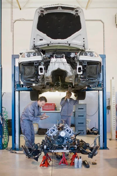 Meccanica Lavoro Auto Garage — Foto Stock