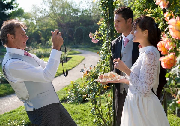 Babası Fotoğrafçılık Gelin Damat — Stok fotoğraf