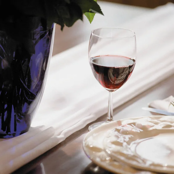 Bicchiere Vino Rosso Tavola Appuntamenti — Foto Stock