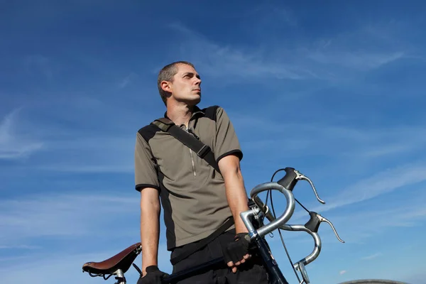 Desportivo Bonito Caucasiano Homem Com Estrada Bicicleta — Fotografia de Stock