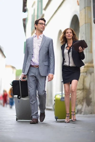 Üzletemberek Bőrönd Utazótáska — Stock Fotó
