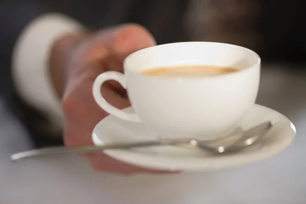 Hombre Sosteniendo Taza Blanca Café — Foto de Stock