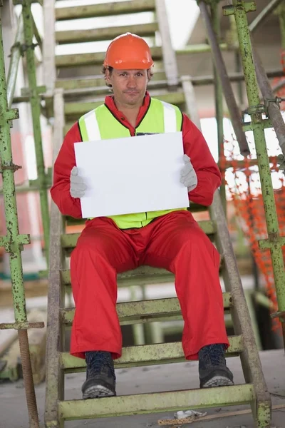 Ältere Arbeitnehmer Mit Ausgleichsbrett — Stockfoto