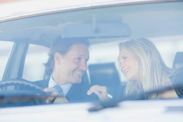 Hombre Mujer Sentados Coche — Foto de Stock