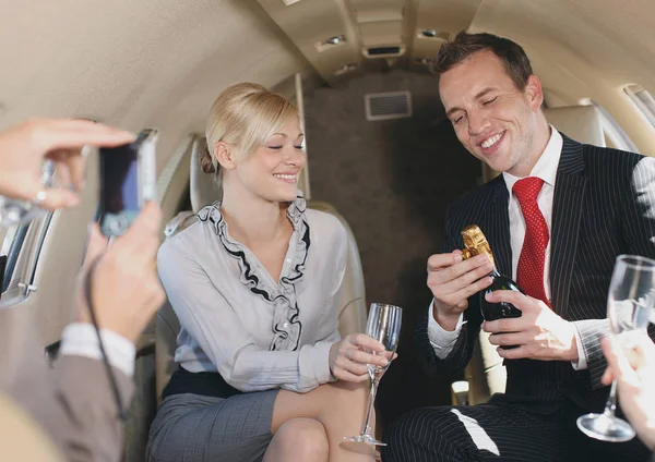 Gente Negocios Celebrando Avión — Foto de Stock