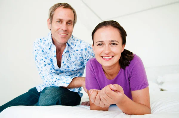 Feliz Pareja Casa — Foto de Stock