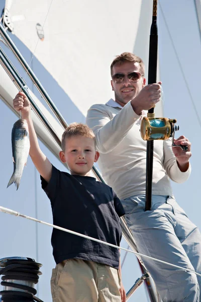 Pêche Père Fils Sur Yacht — Photo