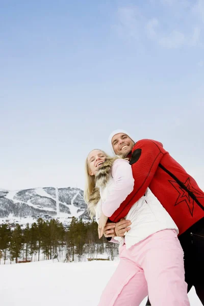 Couple Having Fun Winter Mountains — Stock Photo, Image