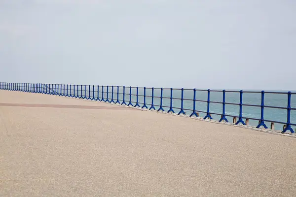 Blaues Geländer Und Promenade — Stockfoto