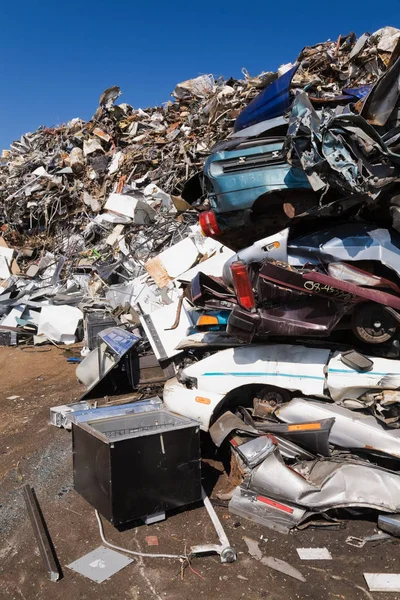 Pile Rusty Cars Scrap Yard — Stock Photo, Image